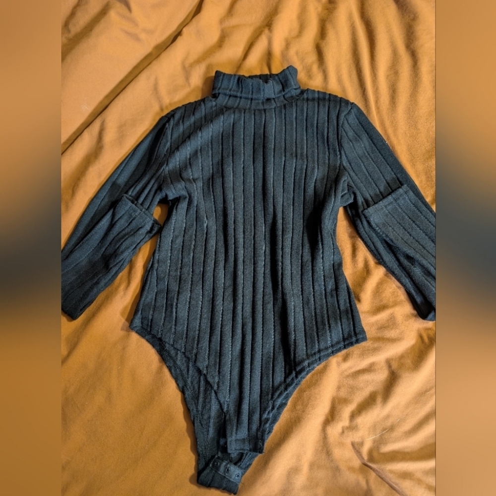 Long sleeve black bodysuit